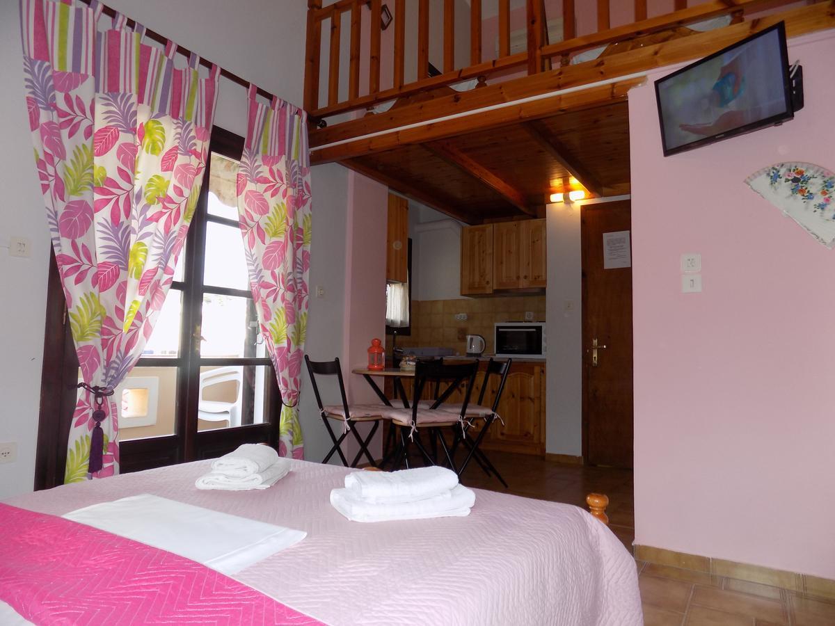 Glyfoneri Maizonettes Apartment กลิฟา ภายนอก รูปภาพ