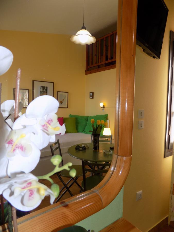 Glyfoneri Maizonettes Apartment กลิฟา ภายนอก รูปภาพ
